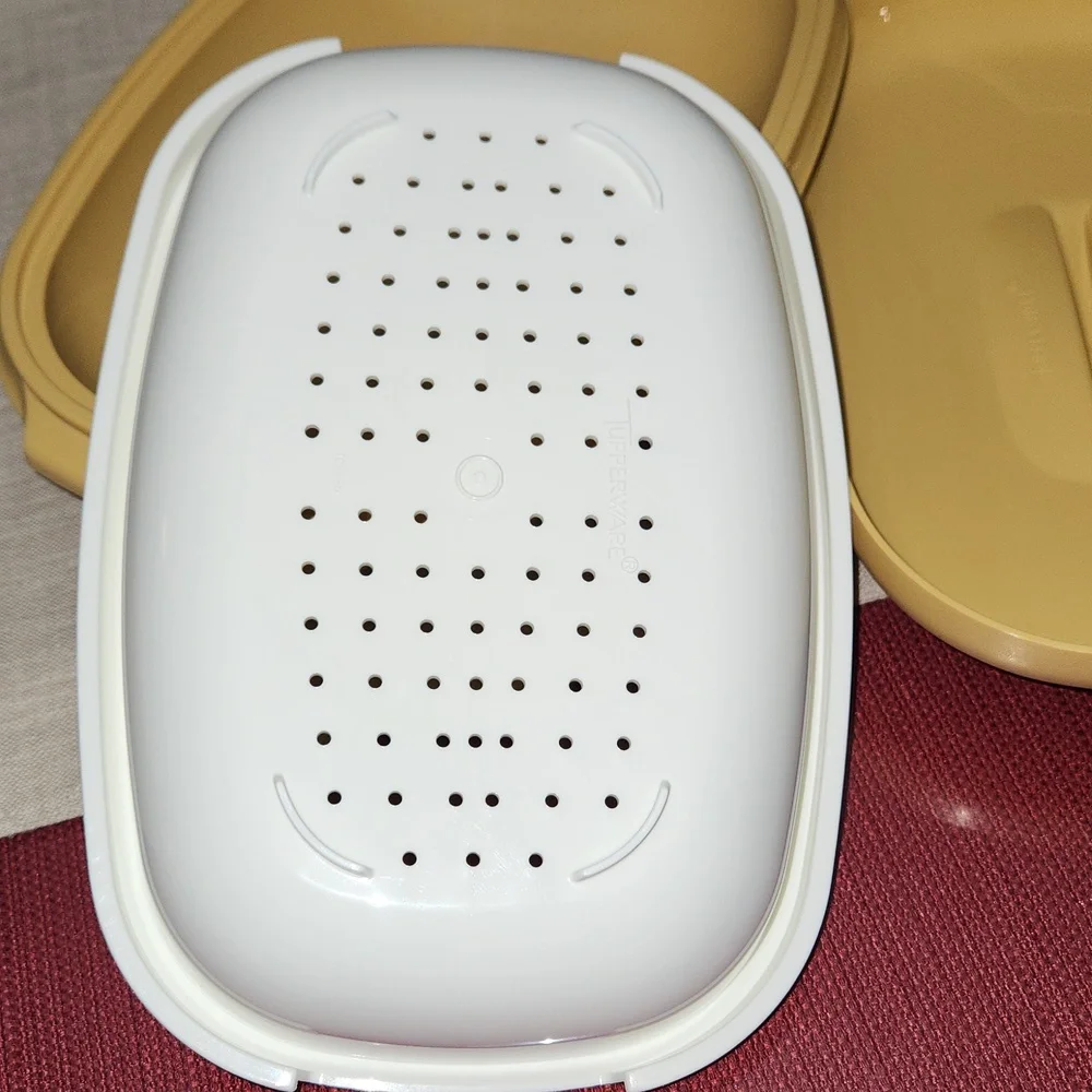 Vintage Tupperware 3-piece microwave steamer in Harvest Gold